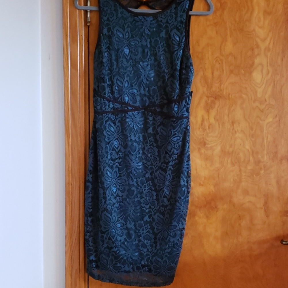 Dress - Picture 5 of 8